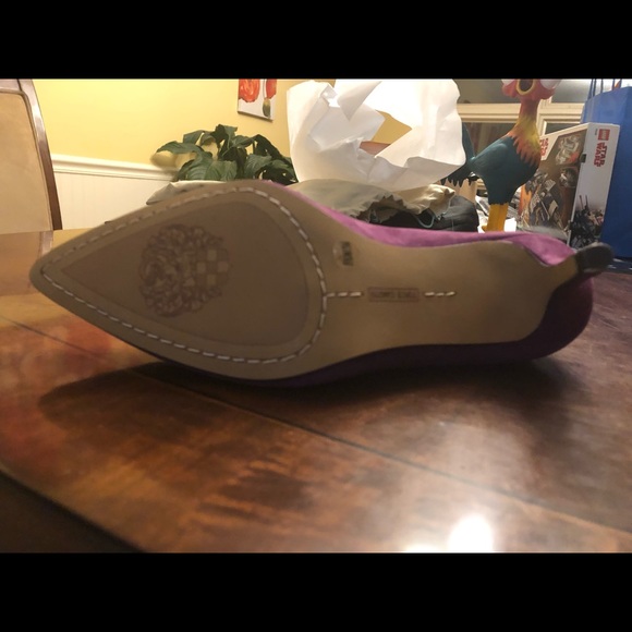 New suede low heel pumps. - Picture 3 of 6